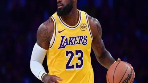 国乒女单半决赛：孙颖莎王曼昱争冠，梁靖崑王楚钦巅峰对决